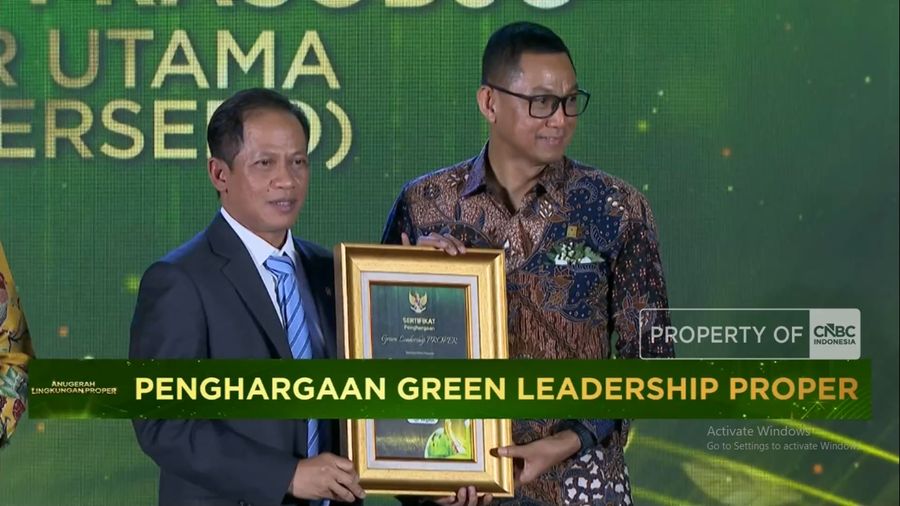 Dirut PLN, Darmawan Prasodjo Raih Green Leadership Proper Anugerah Lingkungan PROPER 2025