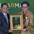 Dirut Sido Muncul Raih Green Leadership Proper Anugerah Lingkungan