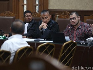 Tuntutan 6-15 Tahun Bui untuk 3 Mantan Anak Buah Nadiem dalam Kasus Chromebook
