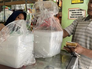 Video Harga Plastik Naik Drastis, Pedagang Menjerit-Pembeli Meringis