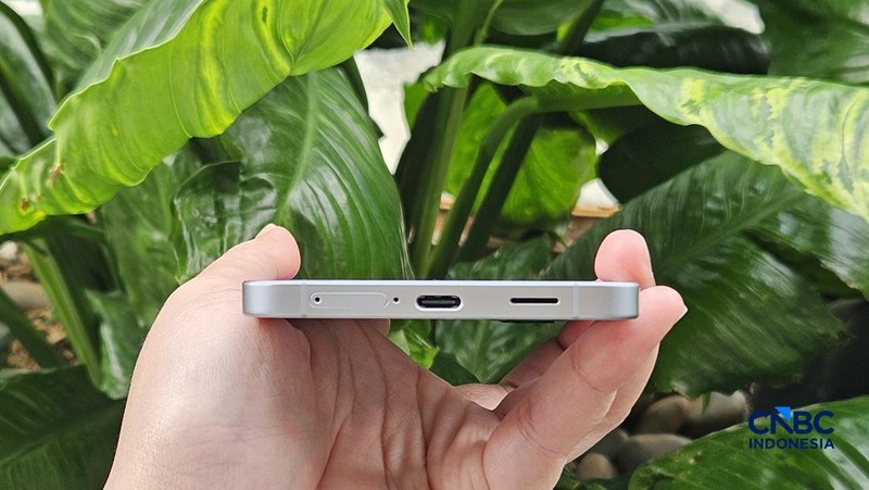 Samsung Galaxy A57. (CNBC Indonesia/Intan Rakhmayanti)