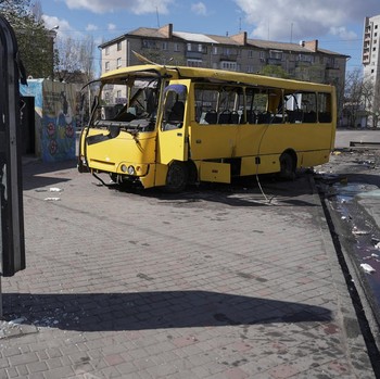 Potret Drone FPV Hantam Bus: 4 Tewas, 16 Luka-Luka