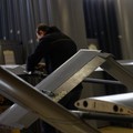 Seorang karyawan bekerja di fasilitas produksi perusahaan Fire Point di lokasi yang dirahasiakan di Ukraina. (REUTERS/Valentyn Ogirenko)