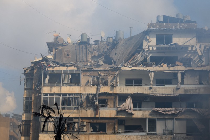 Keruakan usai serangan Israel di Beirut, Lebanon, Rabu (8/4/2026). (REUTERS/Mohamed Azakir)