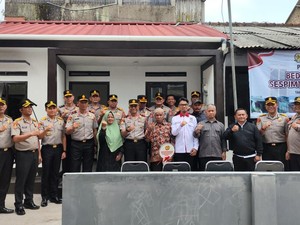 Kasespim Lemdiklat Polri Resmikan Rumah yang Direnovasi Siswa Sespimti 2026