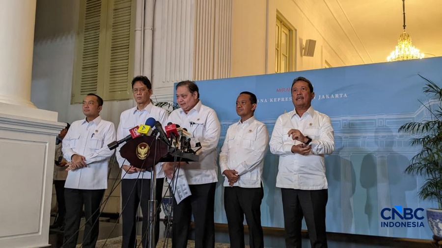 Konferensi pers di Istana Negara, Jakarta. (CNBC Indonesia/Emir Yanwardhana)