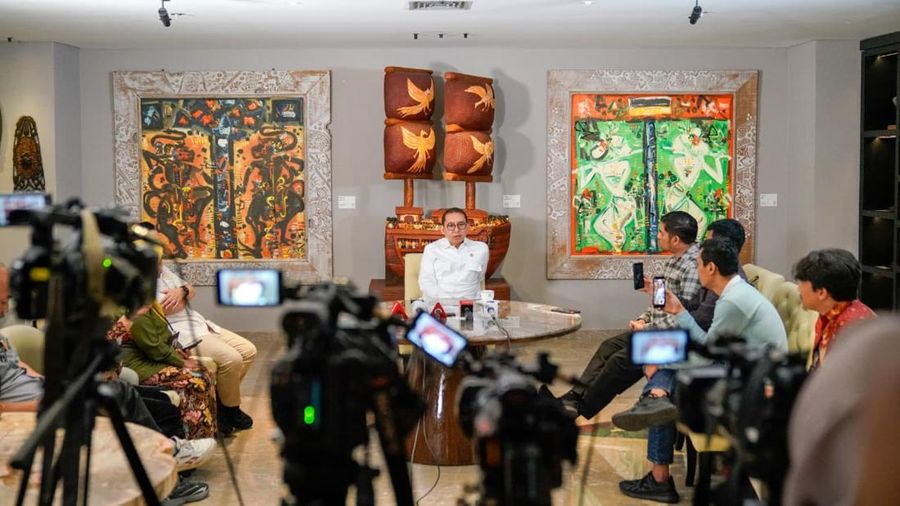 Wakil Ketua Umum Partai Gerakan Indonesia Raya yang juga Menteri Kebudayaan Fadli Zon dalam diskusi di kantor Kementerian Kebudayaan, Jakarta, Rabu (8/4/2026). (Dok. Kementerian Kebudayaan)