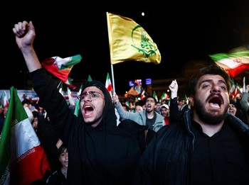 Potret Iran Usai Pengumuman Gencatan Senjata Trump, Rayakan Kemenangan