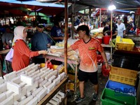 Penjualan tahu dan tempe di Pasar Minggu, Jakarta. (CNBC Indonesia/Muhammad Sabki)