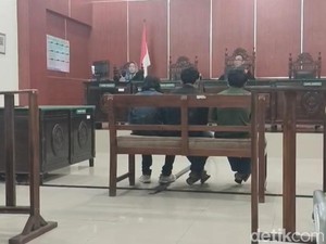 Buang Sampah Sembarangan, 3 Pria Pandeglang Didenda Rp 8 Juta