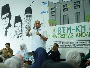 Hadiri Diskusi BEM KM Unand, Andre Rosiade Jawab Kritik ke Prabowo hingga MBG
