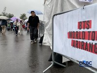 BTS Memulai Tur Dunia, Fans dari Berbagai Negara Penuhi Seoul