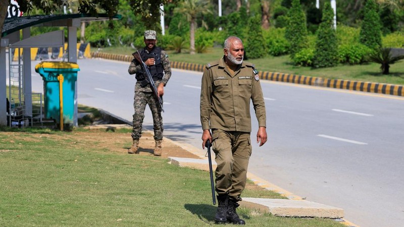 Islamabad memperketat keamanan, menyatakan libur dua hari menjelang pembicaraan AS-Iran, Kamis (9/4/2026). (REUTERS/Asim Hafeez)