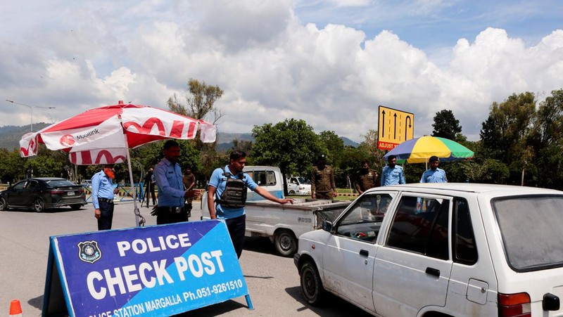 Islamabad memperketat keamanan, menyatakan libur dua hari menjelang pembicaraan AS-Iran, Kamis (9/4/2026). (REUTERS/Asim Hafeez)