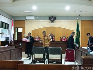 Kesaksian Kepala BPKAD NTB di Kasus Gratifikasi Anggota DPRD NTB