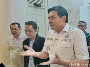 Respons Lucky Hakim soal Kasus 8 Pekerja Indramayu Telantar di Papua