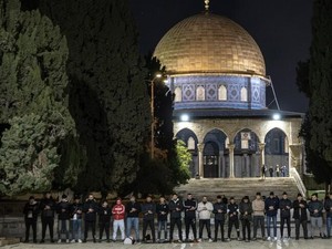 Masjid Al-Aqsa Kembali Dibuka, Ratusan Warga Palestina Salat Subuh Berjamaah