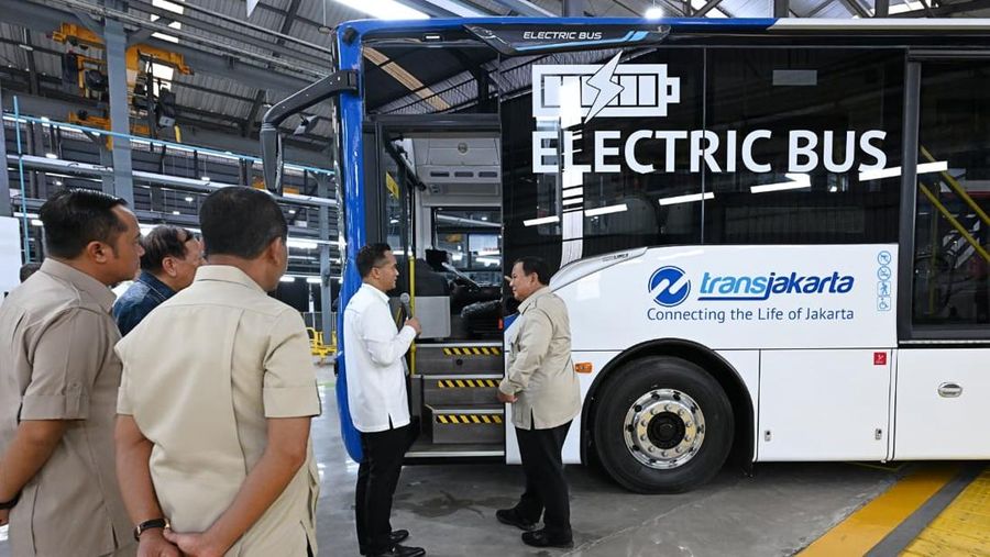 Presiden Prabowo Subianto meresmikan fasilitas perakitan kendaraan komersial listrik milik PT VKTR Sakti Industries di Kabupaten Magelang, Provinsi Jawa Tengah, Kamis, (9/4/2026). (Dok. Sekretariat Presiden)