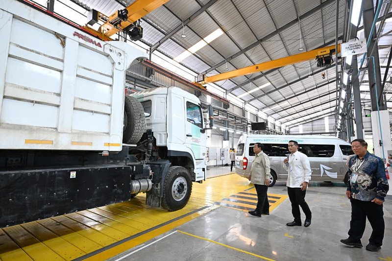 Presiden Prabowo Subianto meresmikan fasilitas perakitan kendaraan komersial listrik milik PT VKTR Sakti Industries di Kabupaten Magelang, Provinsi Jawa Tengah, Kamis, (9/4/2026). (Dok. Sekretariat Presiden)