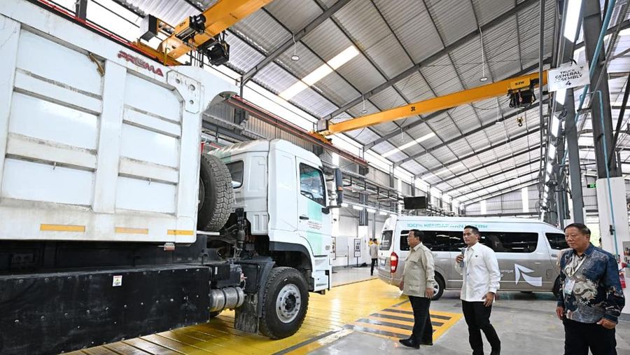 Presiden Prabowo Subianto meresmikan fasilitas perakitan kendaraan komersial listrik milik PT VKTR Sakti Industries di Kabupaten Magelang, Provinsi Jawa Tengah, Kamis, (9/4/2026). (Dok. Sekretariat Presiden)