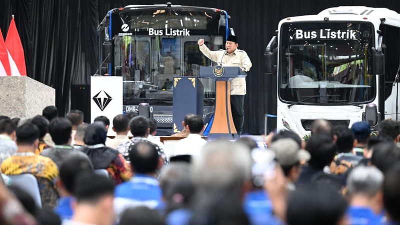 Presiden Prabowo Subianto meresmikan fasilitas perakitan kendaraan komersial listrik milik PT VKTR Sakti Industries di Kabupaten Magelang, Provinsi Jawa Tengah, Kamis, (9/4/2026). (Dok. Sekretariat Presiden)