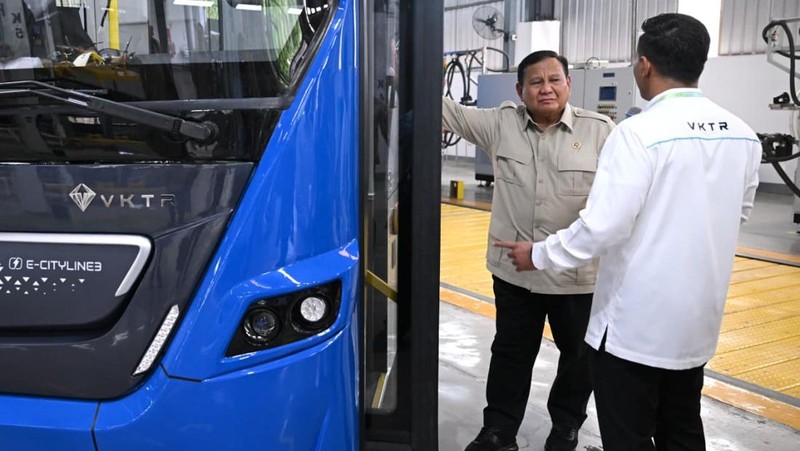 Presiden Prabowo Subianto meresmikan fasilitas perakitan kendaraan komersial listrik milik PT VKTR Sakti Industries di Kabupaten Magelang, Provinsi Jawa Tengah, Kamis, (9/4/2026). (Dok. Sekretariat Presiden)