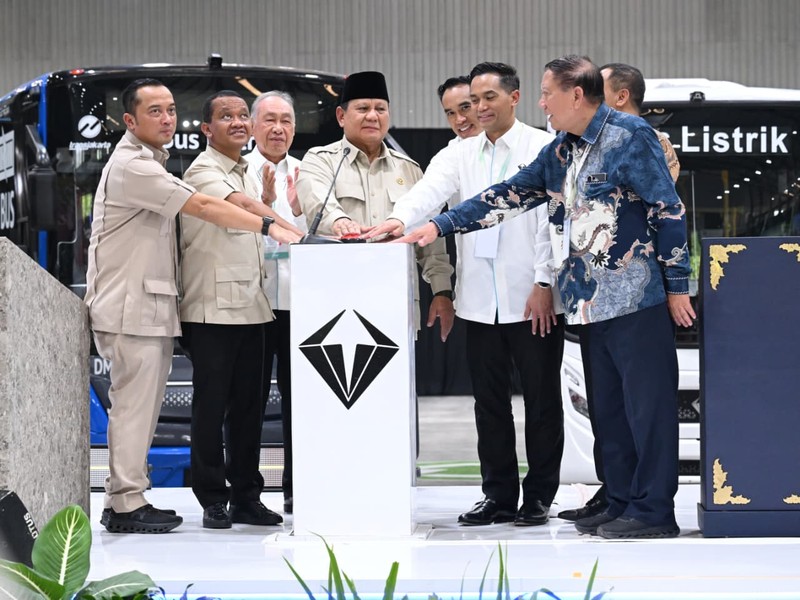 Presiden Prabowo Subianto meresmikan fasilitas perakitan kendaraan komersial listrik milik PT VKTR Sakti Industries di Kabupaten Magelang, Provinsi Jawa Tengah, Kamis, (9/4/2026). (Dok. Sekretariat Presiden)