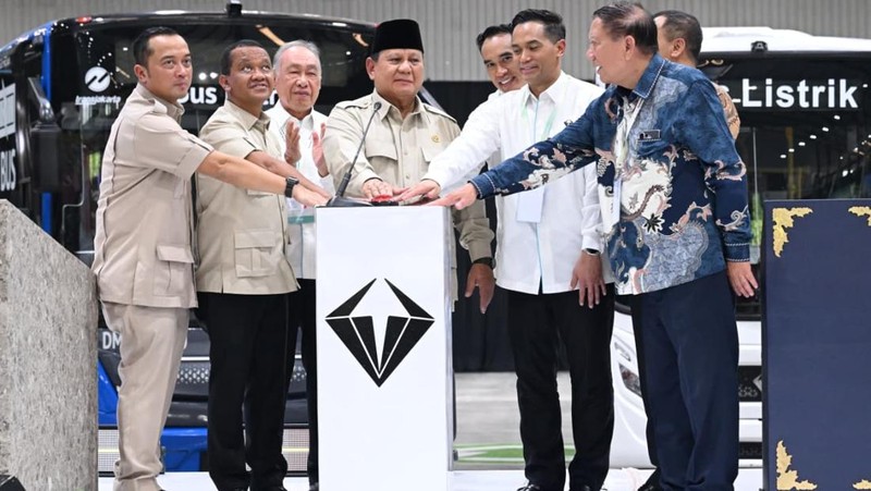 Presiden Prabowo Subianto meresmikan fasilitas perakitan kendaraan komersial listrik milik PT VKTR Sakti Industries di Kabupaten Magelang, Provinsi Jawa Tengah, Kamis, (9/4/2026). (Dok. Sekretariat Presiden)
