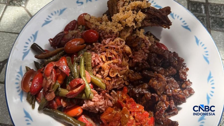 Rumah Makan Salira, mengusung konsep ala warteg dengan harga dan nuansa premium.