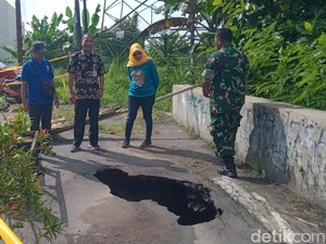 Jalan Perbatasan 2 Kecamatan di Klaten Ambles gegara Hujan Deras