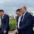 Menteri Investasi dan Hilirisasi/Kepala Badan Koordinasi Penanaman Modal (BKPM) sekaligus CEO BPI Danantara, Rosan Perkasa Roeslani saat meninjauan ke fasilitas perusahaan terkemuka di bidang manufaktur sel surya, Yingfa Group di China. (Instagram/ro