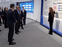 Rosan Mendadak Kunjungi Pabrik Sel Surya di China, Gaet Investor Lagi?