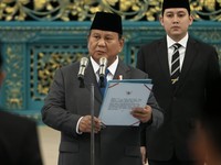 Prabowo Lantik Liliek Prisbawono Jadi Hakim MK Pengganti Anwar Usman