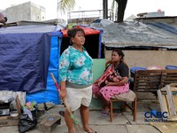 Penampakan Kumuh Bantaran Rel Senen, 15 Juni Berubah Jadi Rusun