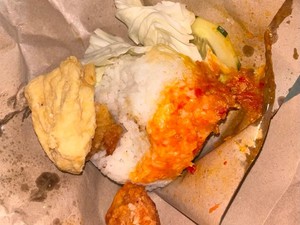 Viral Menu MBG untuk Balita di Pamekasan Nasi Bungkus Pakai Sambal