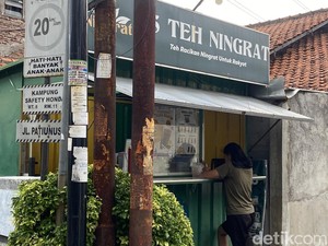 Dilema Penjual Es Teh Semarang Dampak Plastik Mahal: Antara Rugi atau Sepi
