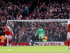 Arsenal Vs Bournemouth: The Gunners Kalah, Disoraki Suporter Sendiri