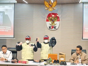 Duh! Bupati Tulungagung Selalu Reimburse Sepatu yang Dibeli ke Kepala OPD