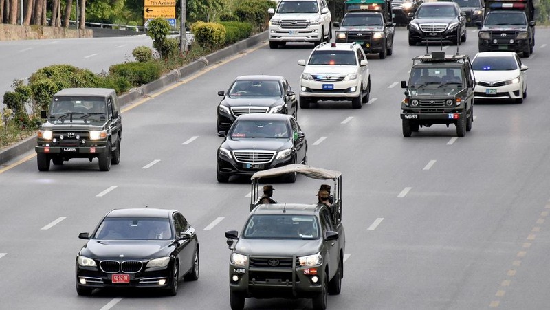 Pakistani Rangers patrol near the President's house, as Pakistan prepares to host the U.S. and Iran for peace talks, in Islamabad, Pakistan, April 10, 2026. REUTERS/Asim Hafeez