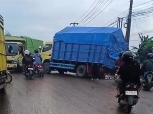 Perbaikan Jalur TAA dan Truk Terperosok Jadi Penyebab Macet Banyuasin-Palembang