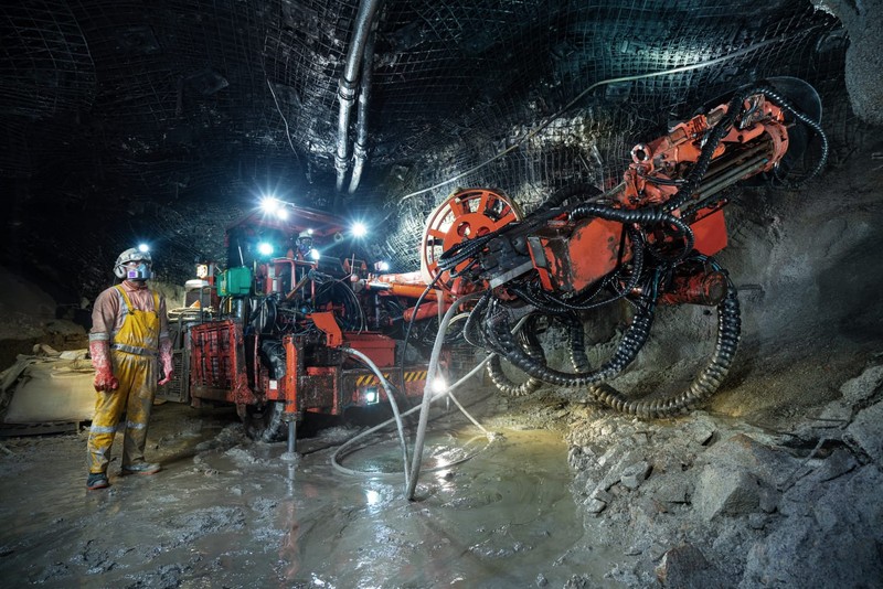 Area tambang terbuka Grasberg dan tambang bawah tanah Deep Mill Level Zone (DMLZ), PT Freeport Indonesia (PTFI). (PT Freeport Indonesia