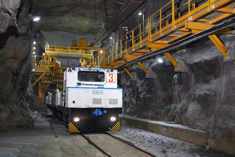 Area tambang terbuka Grasberg dan tambang bawah tanah Deep Mill Level Zone (DMLZ), PT Freeport Indonesia (PTFI). (PT Freeport Indonesia