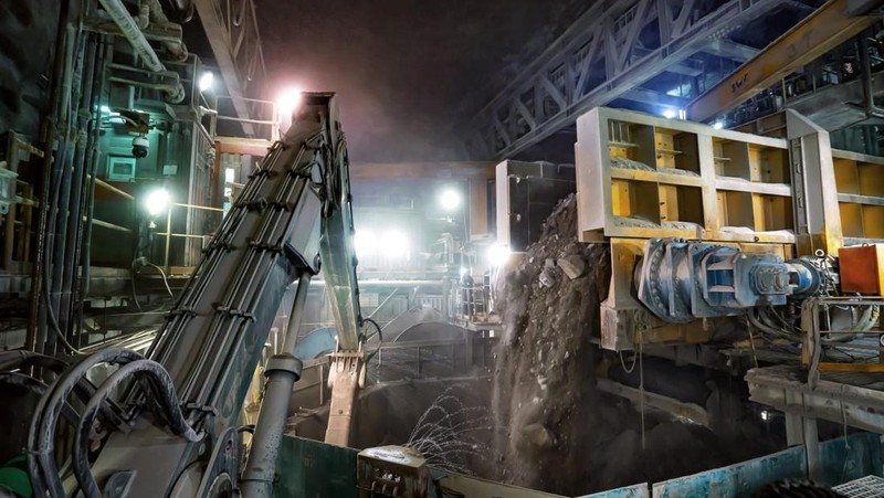 Area tambang terbuka Grasberg dan tambang bawah tanah Deep Mill Level Zone (DMLZ), PT Freeport Indonesia (PTFI). (PT Freeport Indonesia