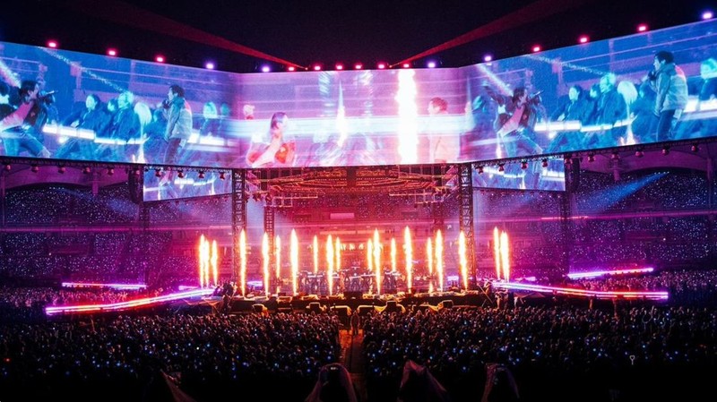 BTS tampil penuh energi di konser hari kedua BTS World Tour 