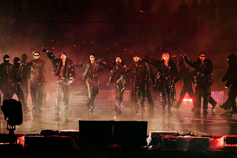 BTS tampil penuh energi di konser hari kedua BTS World Tour