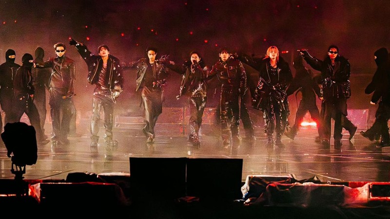 BTS tampil penuh energi di konser hari kedua BTS World Tour 