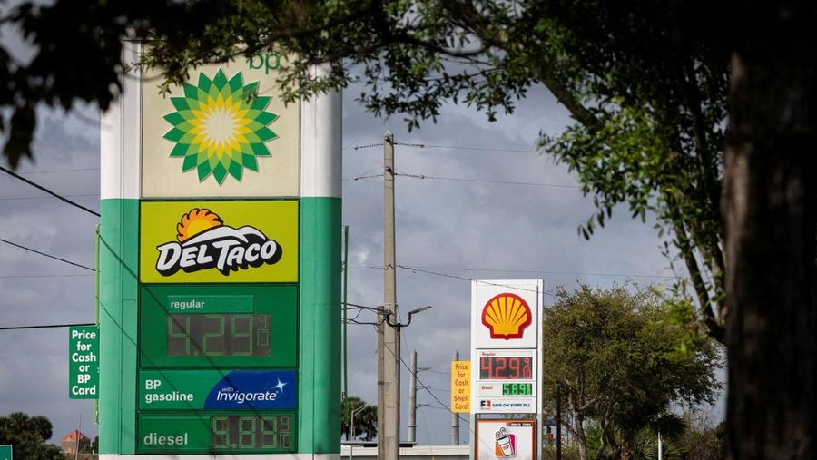 FILE PHOTO: Gas prices are displayed at a gas station as the prices of oil and gas surge, amid the Iran war, in Titusville, Florida, U.S., March 31, 2026. REUTERS/Marco Bello/File Photo