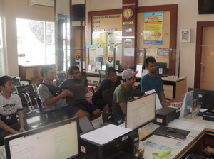 Heboh Sopir Truk Cekcok-Tarik Menarik Baju di Lamongan, Begini Endingnya