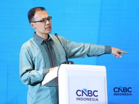 Hukum Tarik Menarik Dolar-Rupiah, Gak Bisa Sama-Sama Kuat