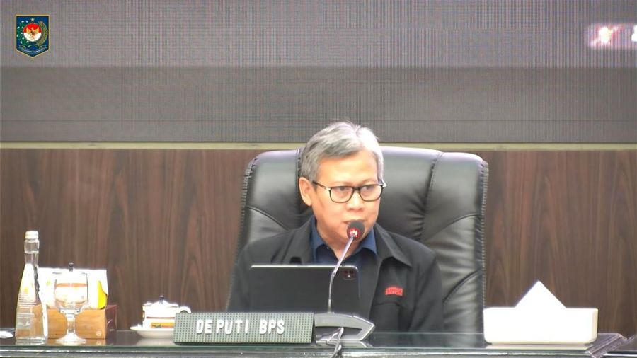 Deputi Bidang Statistik Distribusi dan Jasa BPS Ateng Hartono dalam Rapat Koordinasi Pengendalian Inflasi Daerah Tahun 2026, Senin (13/4/2026). (Tangkapan Layar Youtube Kemendagri)